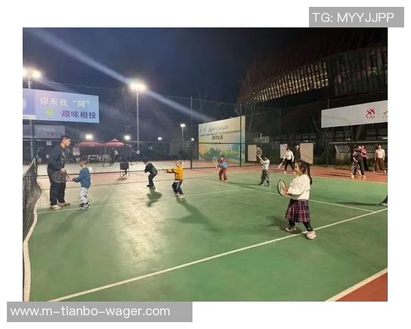 火车公园足球场周边活动丰富亲子互动与运动健身的完美结合